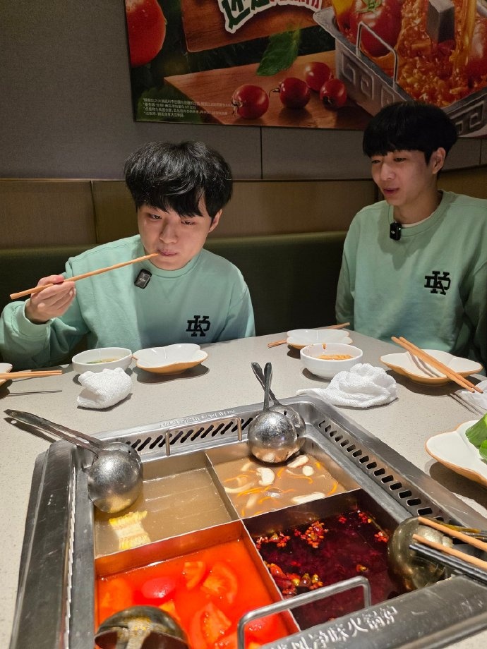 DK三人组聚餐：由衷感谢安排周全的Riot/LCK/LPL以及中国安保人员